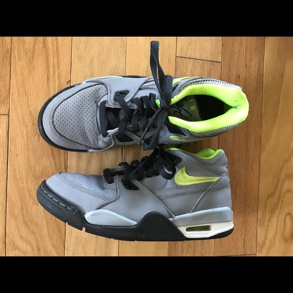 Nike Airflight ‘89 Wolf Gray 5.5Y